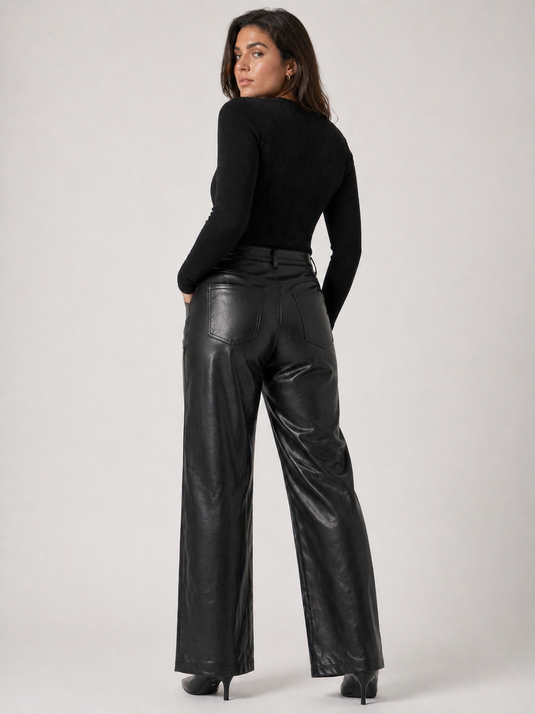 Pantaloni neri effetto pelle